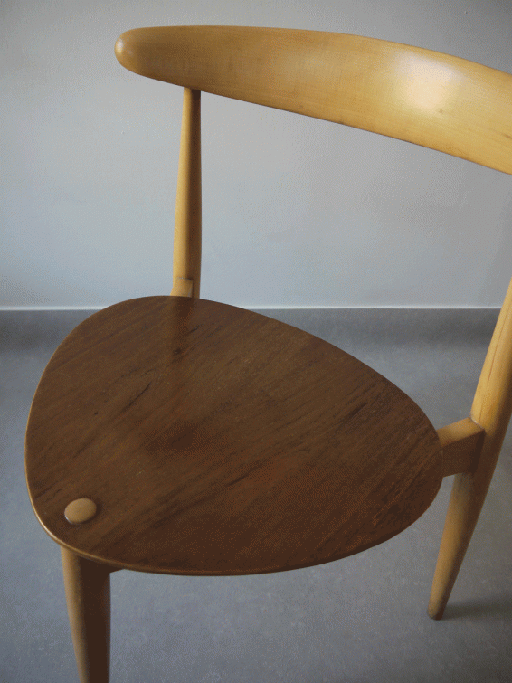 Hans J Wegner – Heart Chair