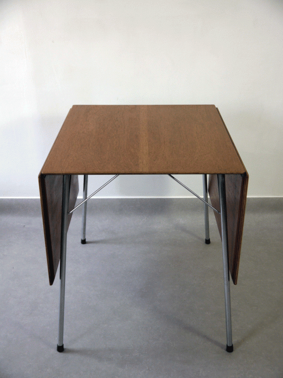 Arne Jacobsen – Folding Table