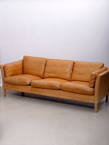 Tan Leather – Settee