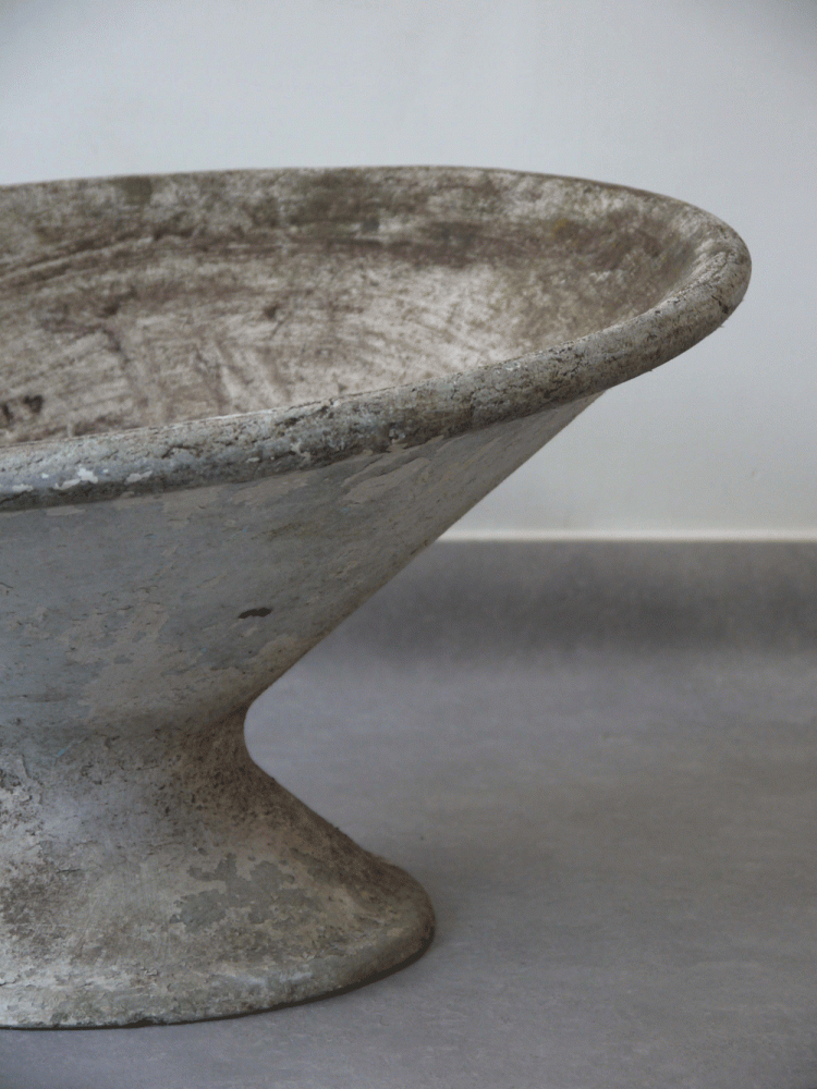 Willy Guhl – Concrete Planter