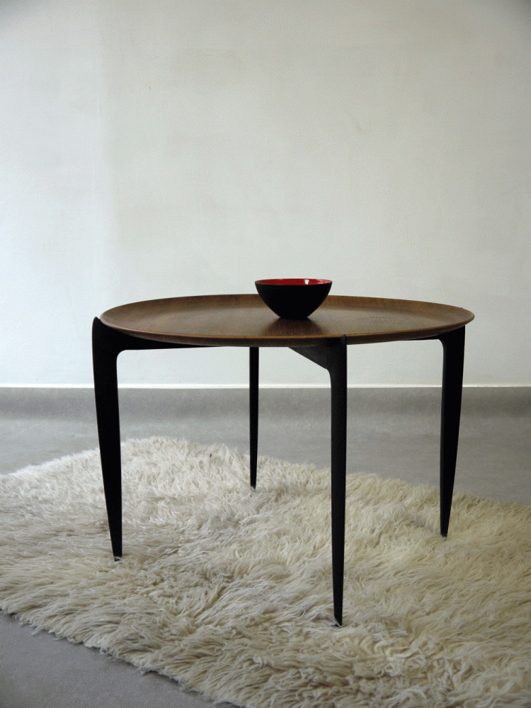 Fritz Hansen – Folding Tray Table