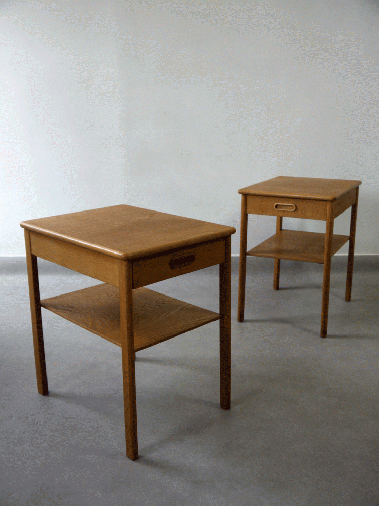 Lammhult Mobler – Oak Bedside table