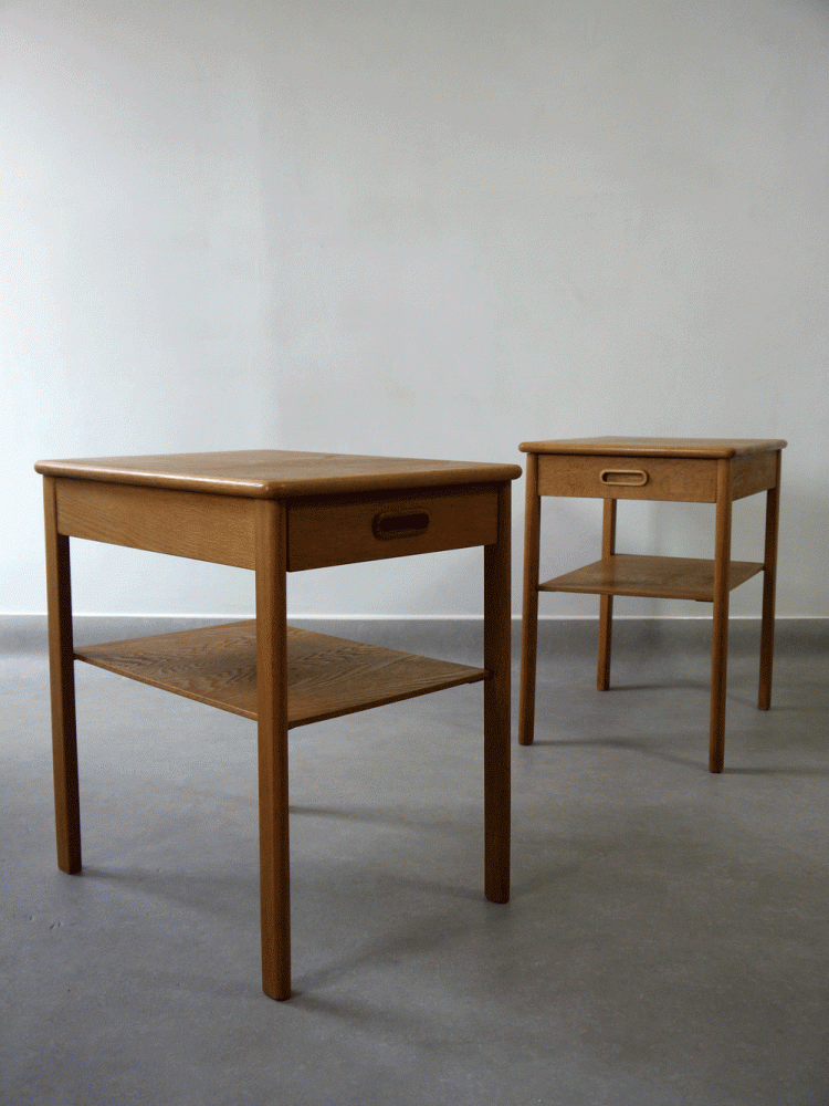 Lammhult Mobler – Oak Bedside table