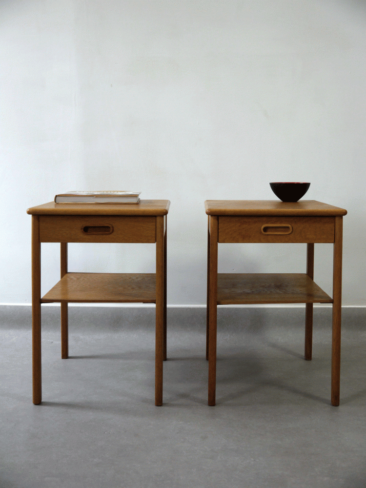 Lammhult Mobler – Oak Bedside table