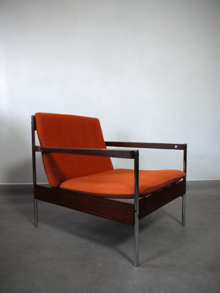 John & Sylvia Reid Style – Lounge Chair