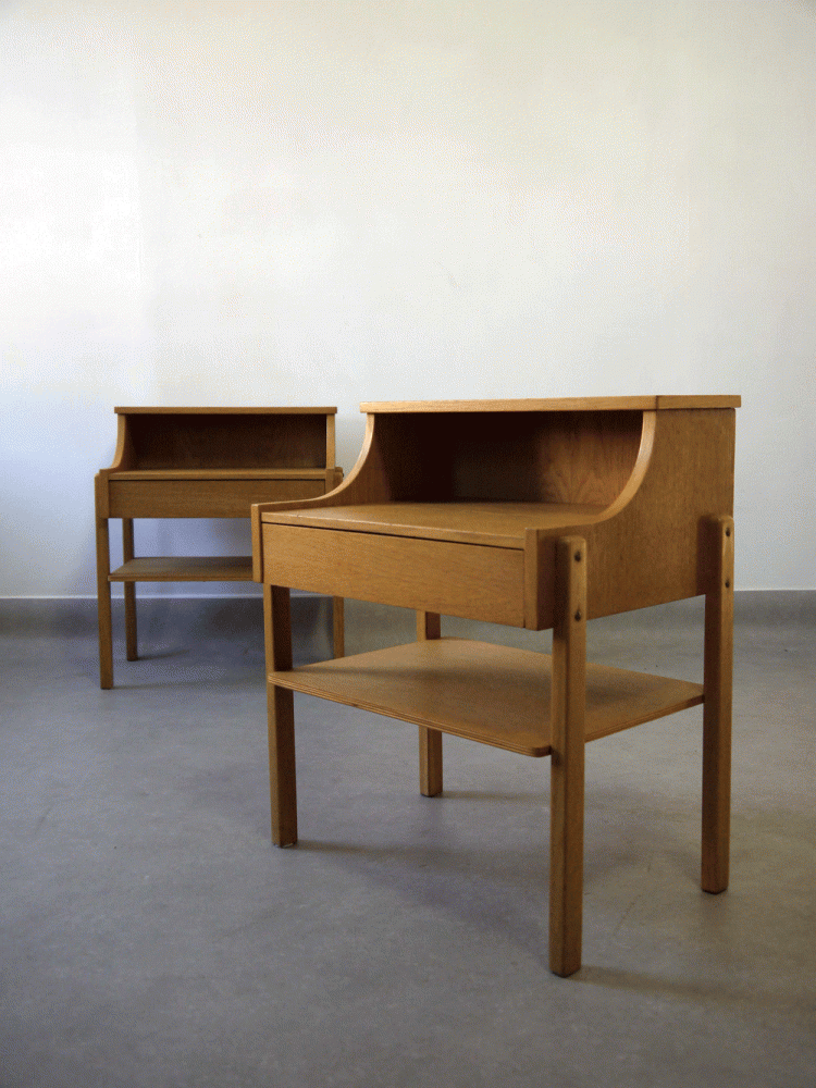 AB Carlstrom – Oak Bedside Tables