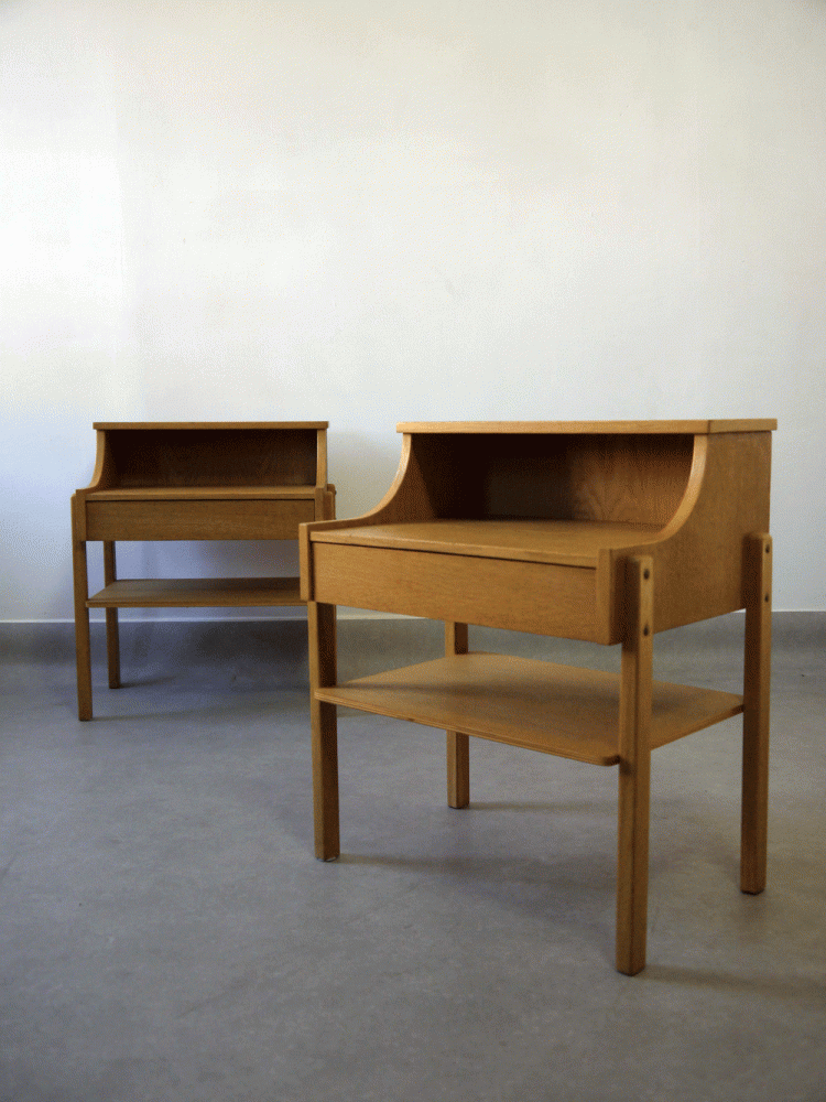 AB Carlstrom – Oak Bedside Tables
