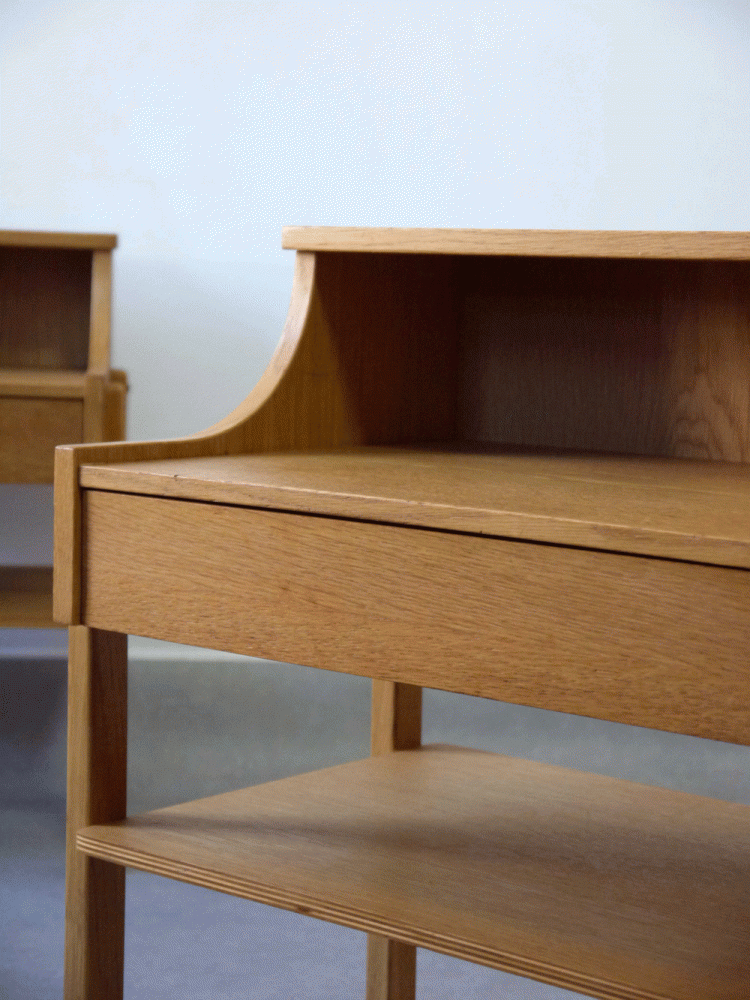 AB Carlstrom – Oak Bedside Tables