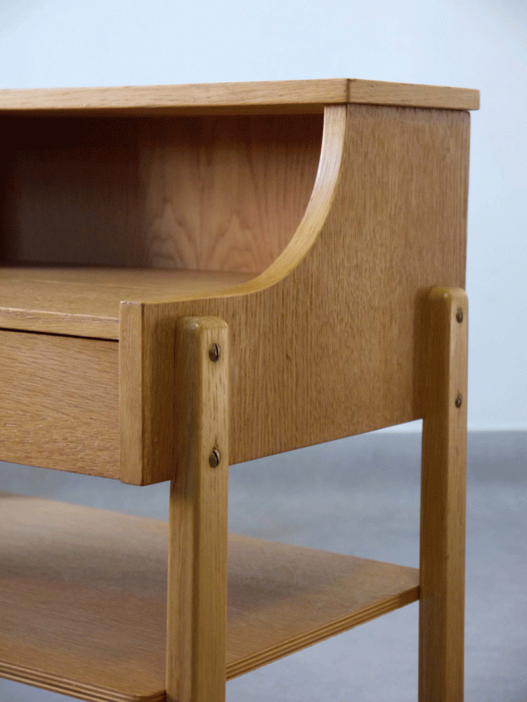 AB Carlstrom – Oak Bedside Tables