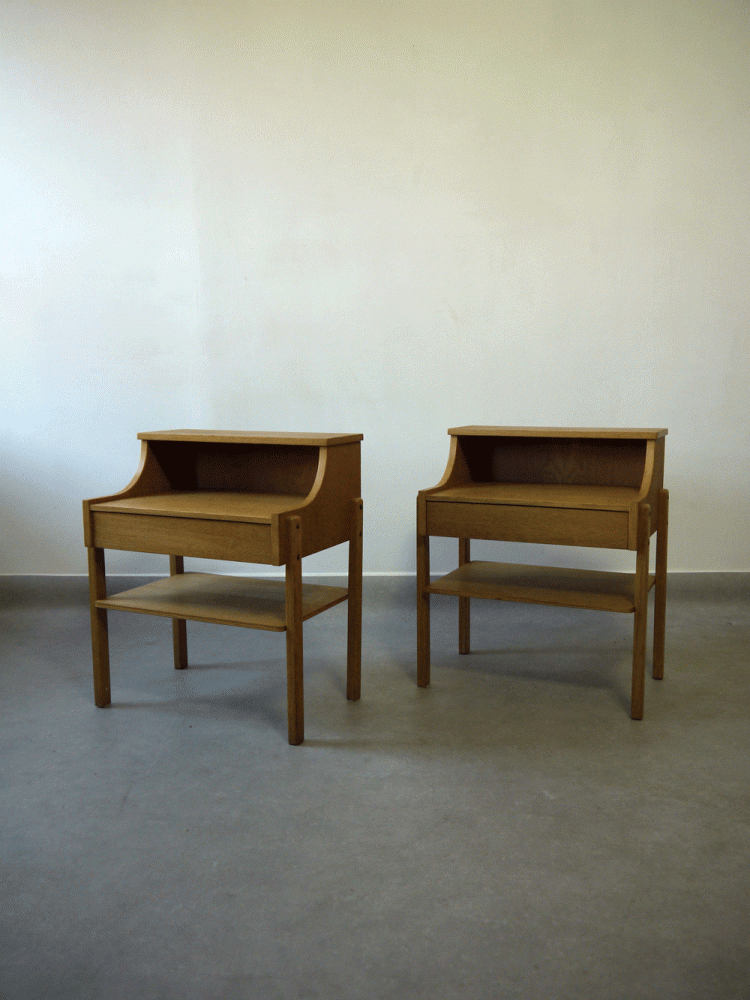 AB Carlstrom – Oak Bedside Tables