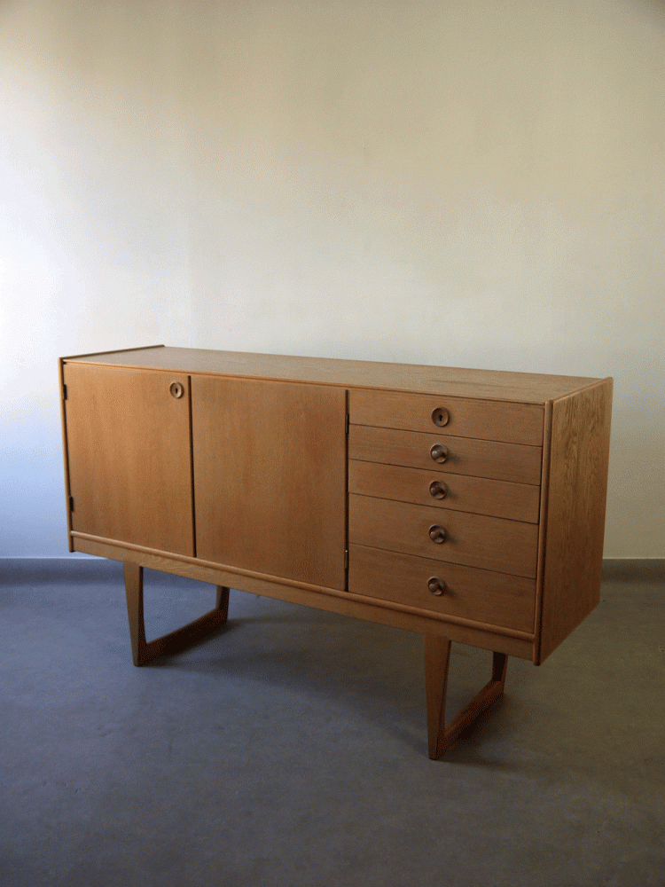 Tokyo – Swedish Sideboard