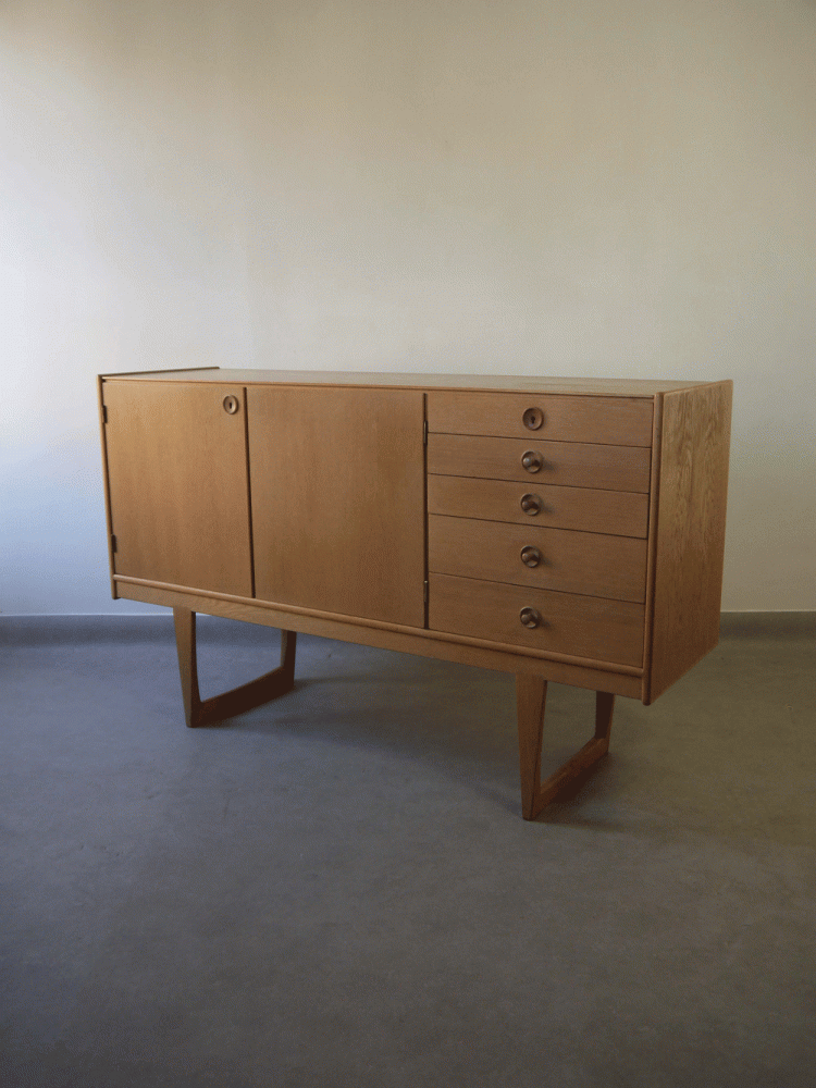 Tokyo – Swedish Sideboard