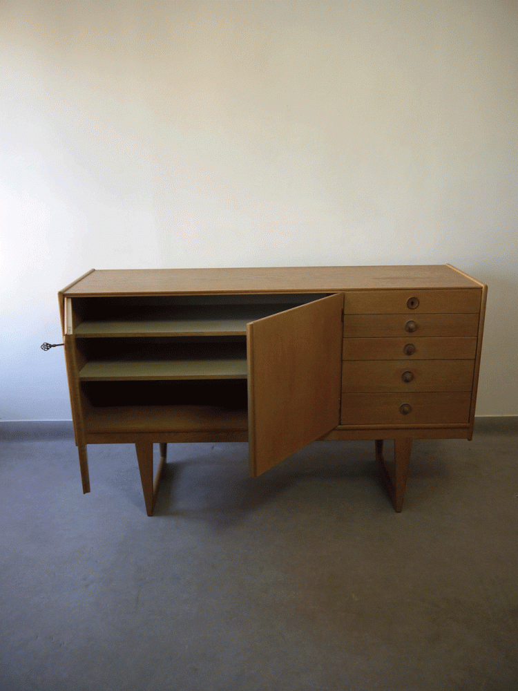 Tokyo – Swedish Sideboard