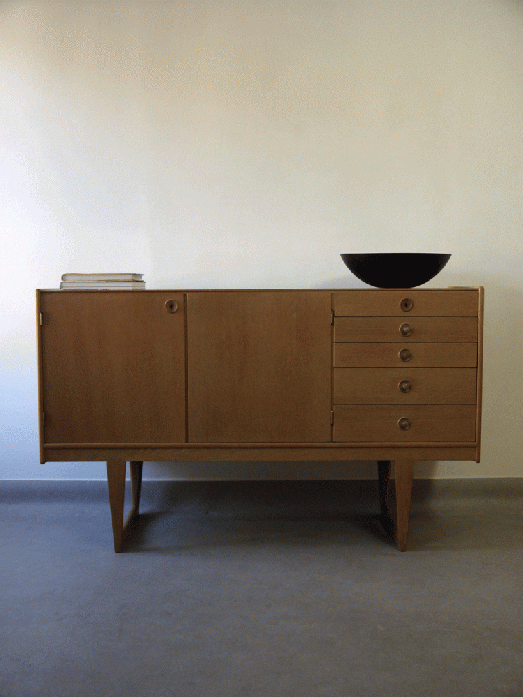 Tokyo – Swedish Sideboard