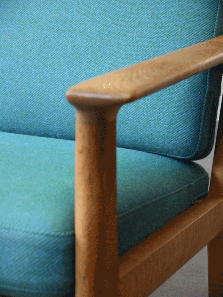 Hans Wegner – Two Seat Sofa