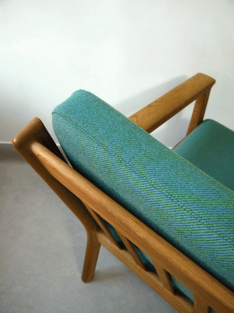 Hans Wegner – Two Seat Sofa