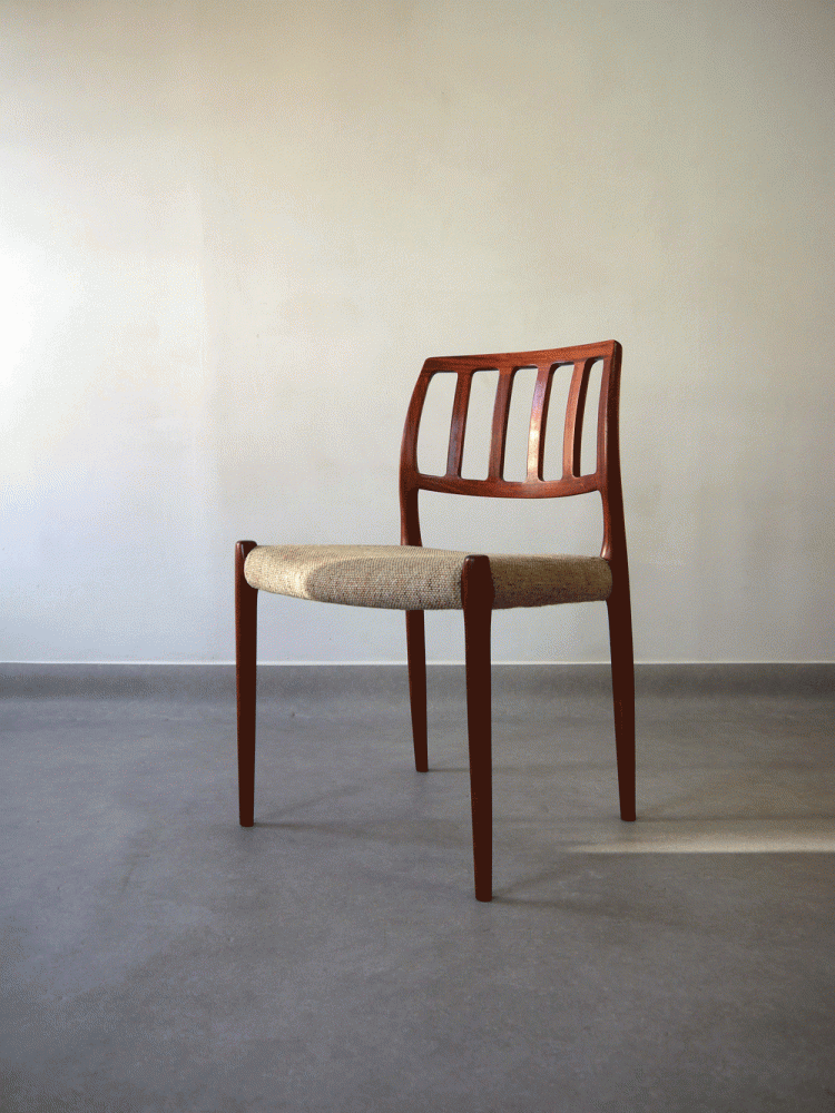 Niels Moller – 83 Rosewood Chairs