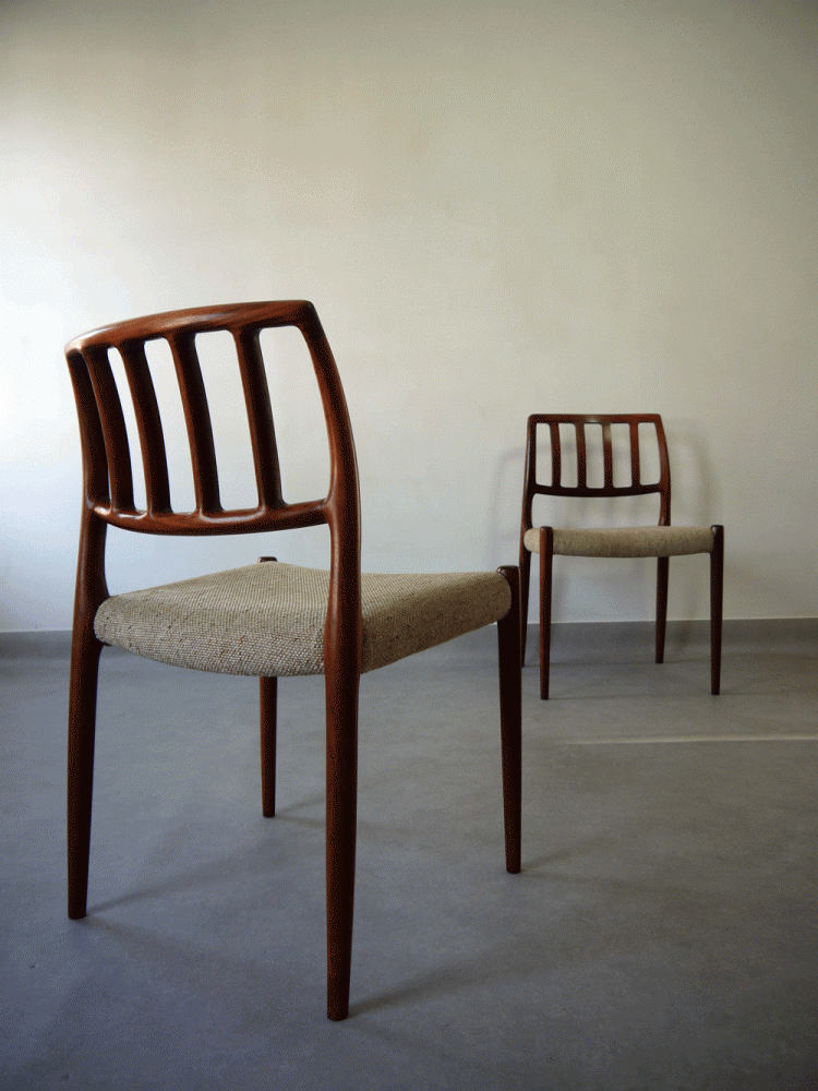 Niels Moller – 83 Rosewood Chairs