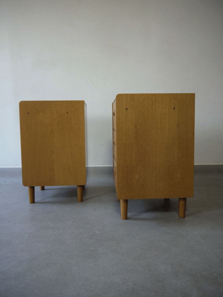 AB Carlstrom – Oak Low Boy Units