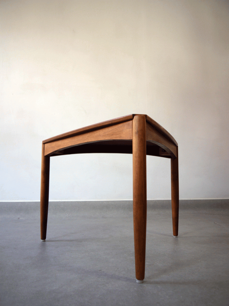 Jens Risom – Triangle Side Table