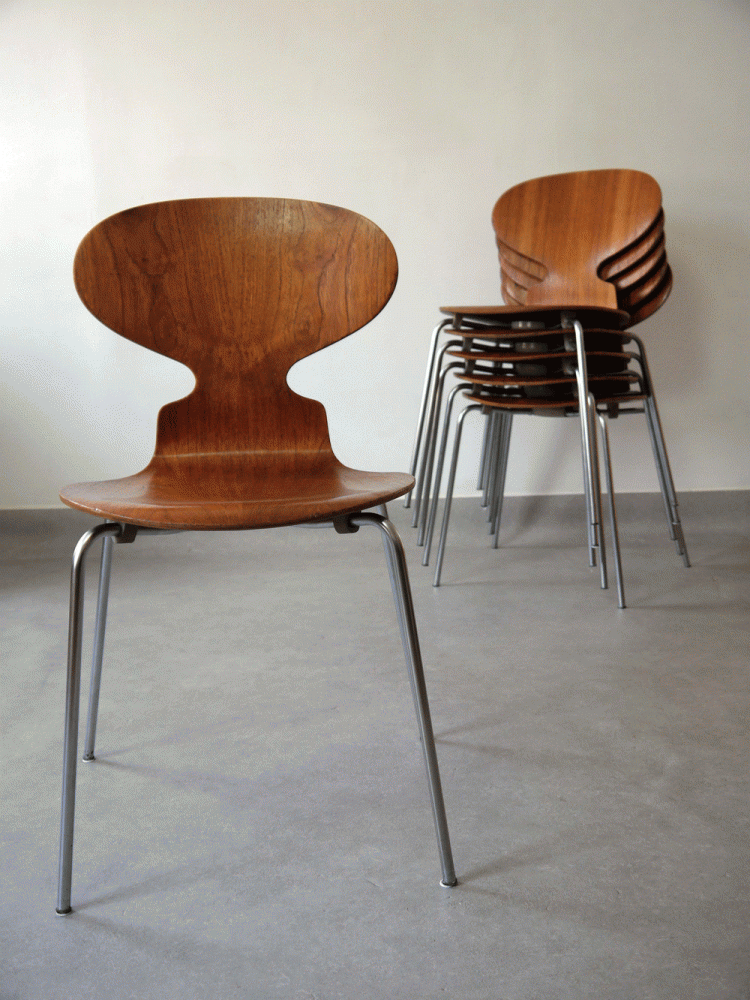 Arne Jacobsen – Set of Ant Chairs