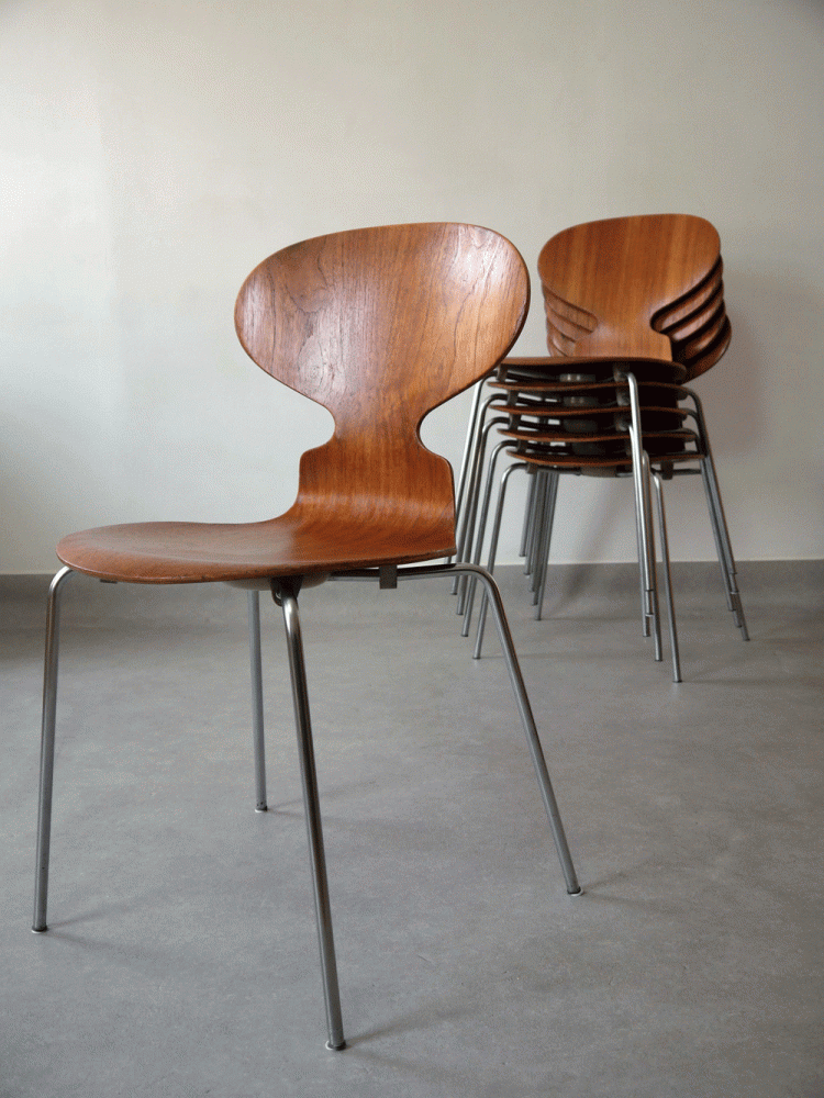 Arne Jacobsen – Set of Ant Chairs
