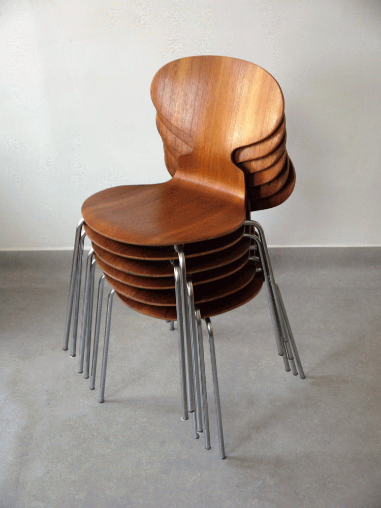 Arne Jacobsen – Set of Ant Chairs