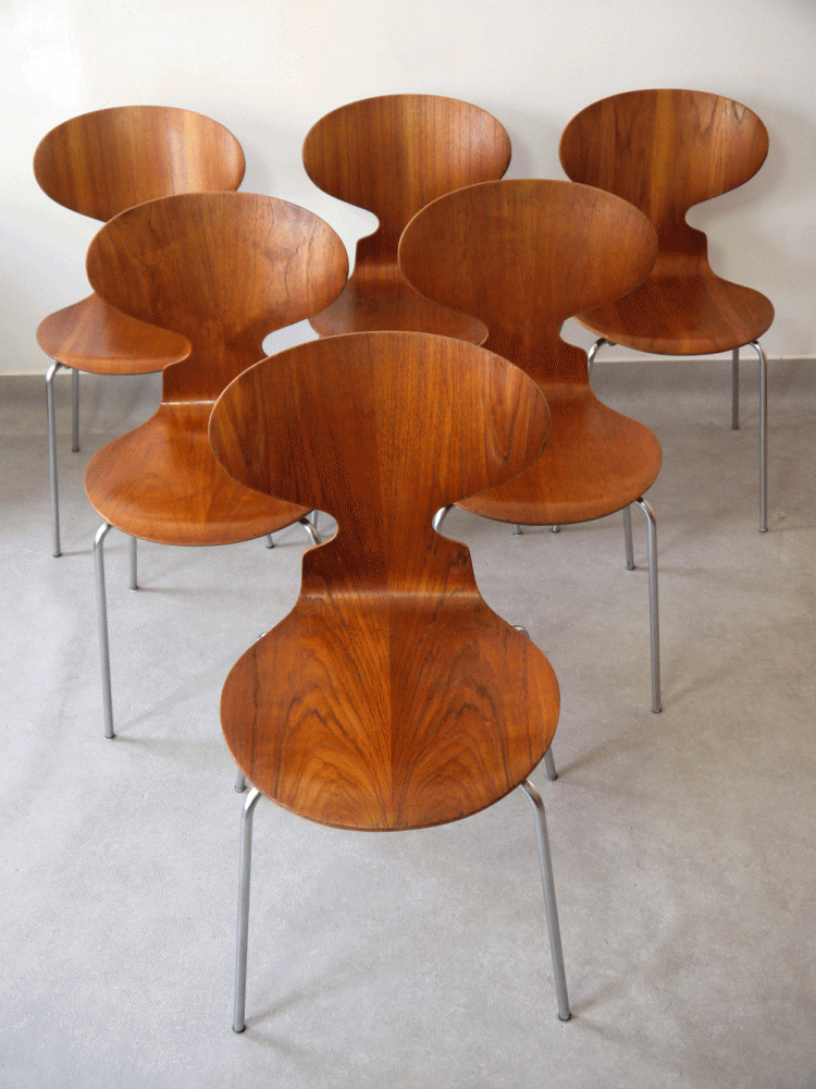Arne Jacobsen – Set of Ant Chairs