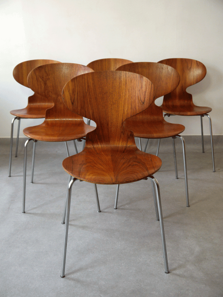 Arne Jacobsen – Set of Ant Chairs