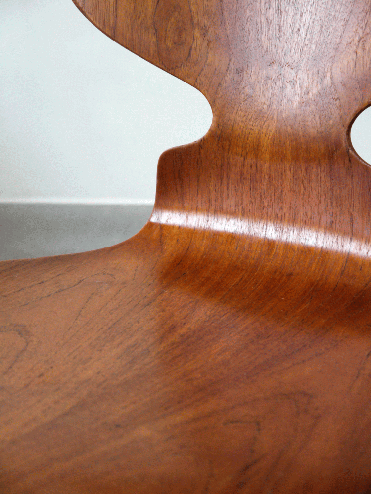 Arne Jacobsen – Set of Ant Chairs