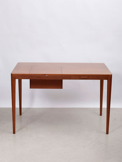 Severin Hansen – Dressing Table