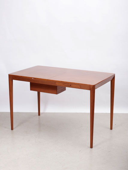 Severin Hansen – Dressing Table