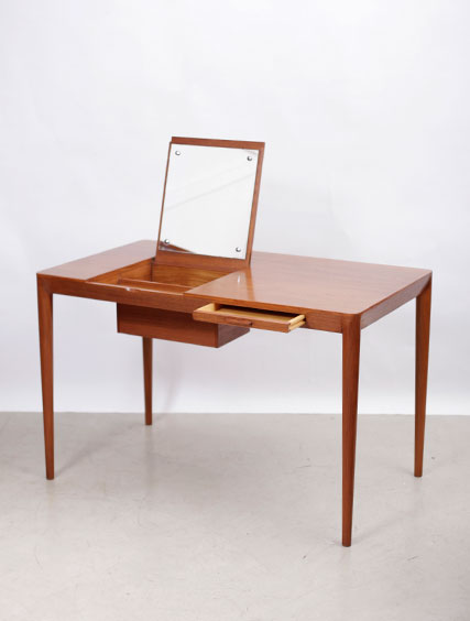 Severin Hansen – Dressing Table
