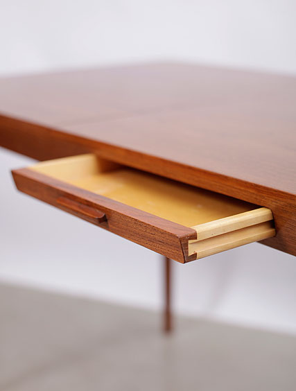 Severin Hansen – Dressing Table