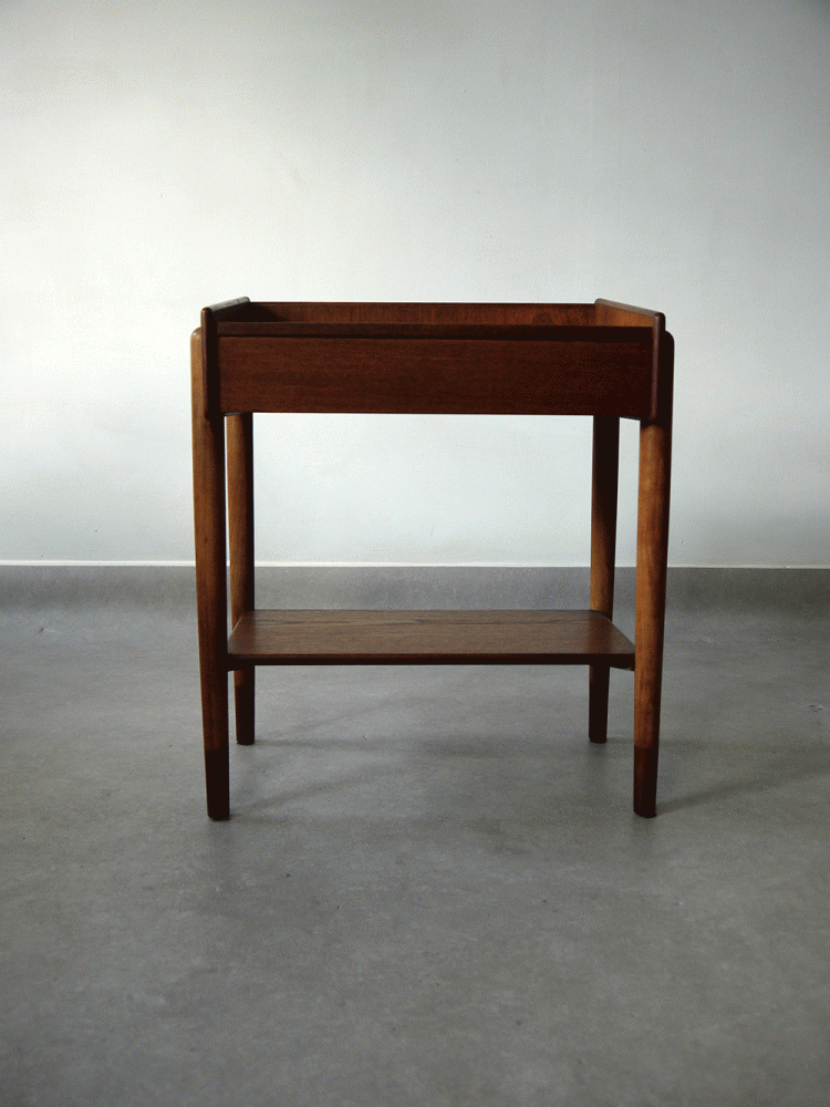 Borge Mogenson – Nightstand with Drawer
