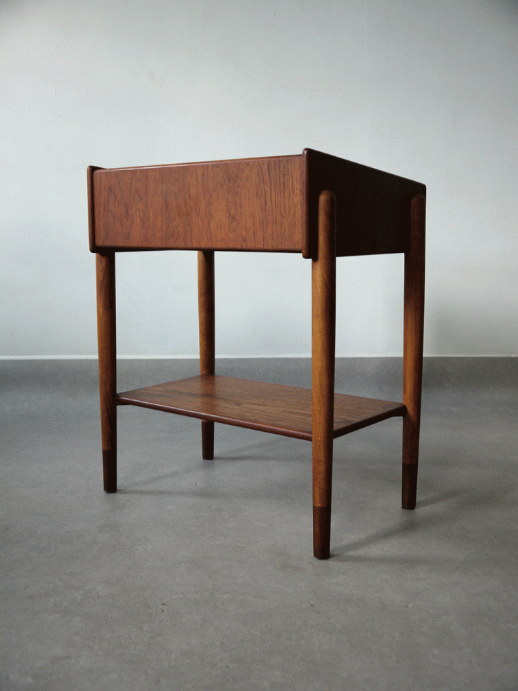 Borge Mogenson – Nightstand with Drawer