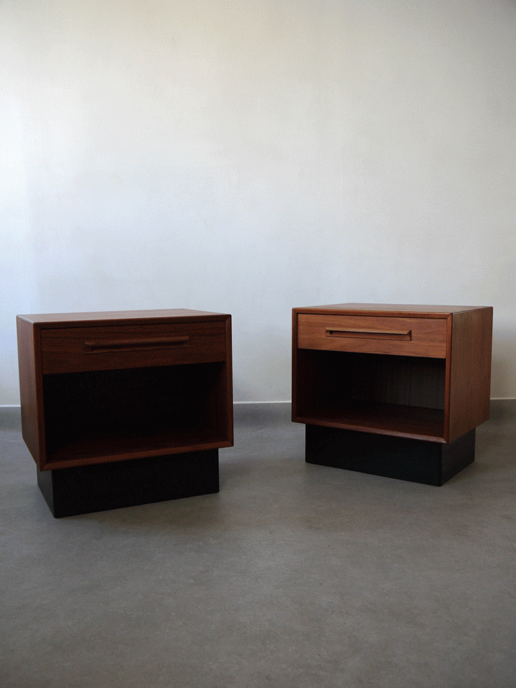 Westnofa Norway – Pair of Bedside Tables