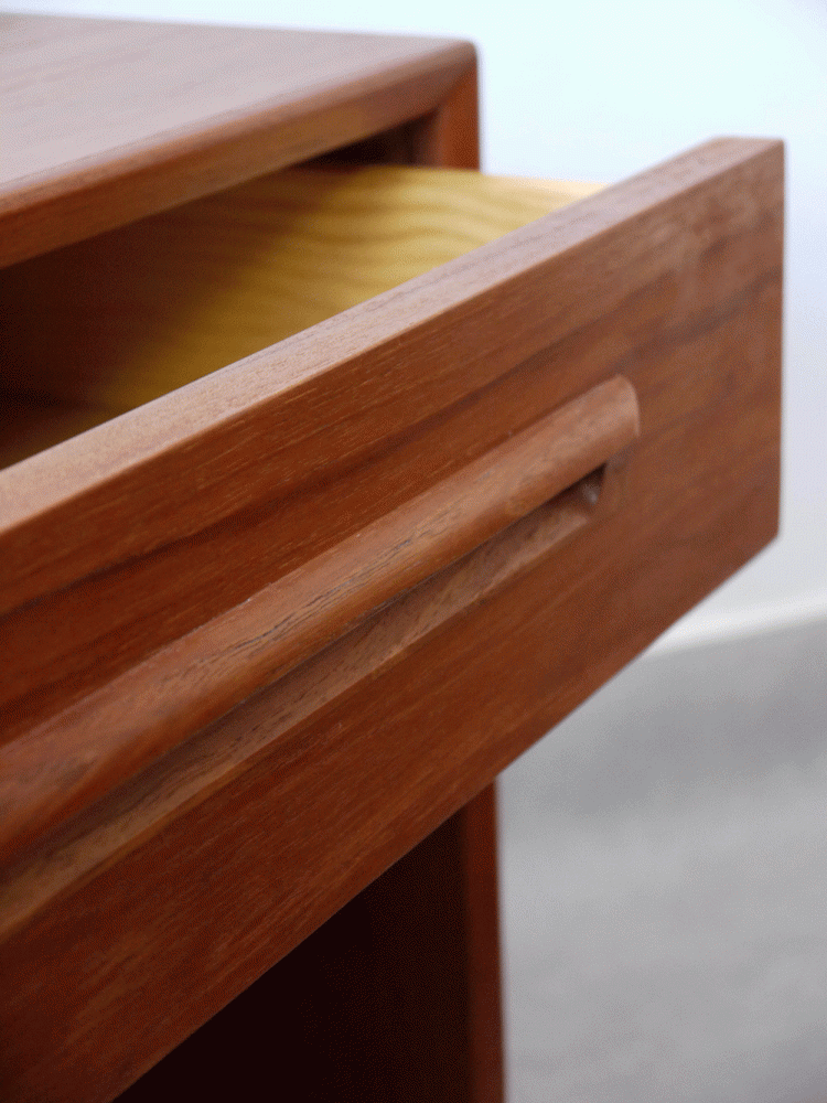 Westnofa Norway – Pair of Bedside Tables