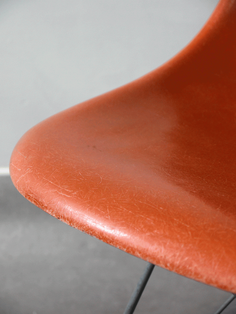 Charles and Ray Eames – Eiffel Tower Side Shell Chair