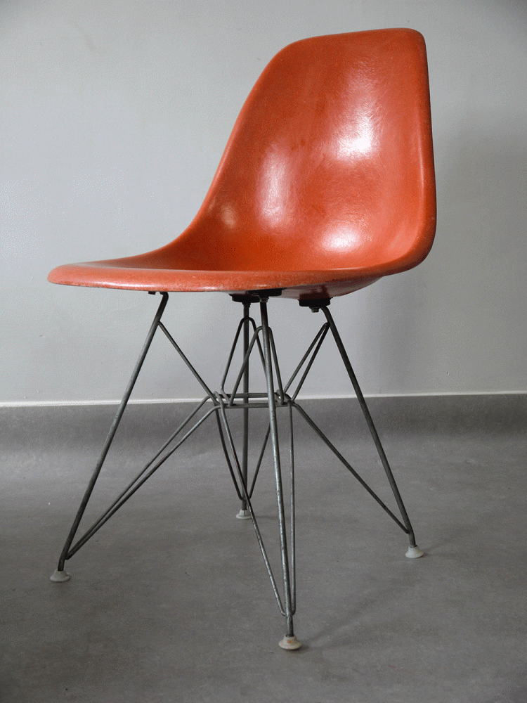 Charles and Ray Eames – Eiffel Tower Side Shell Chair