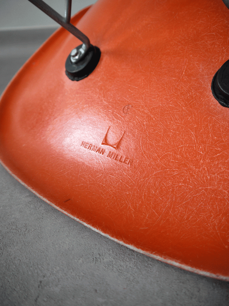 Charles and Ray Eames – Eiffel Tower Side Shell Chair