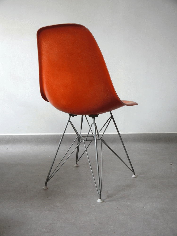 Charles and Ray Eames – Eiffel Tower Side Shell Chair