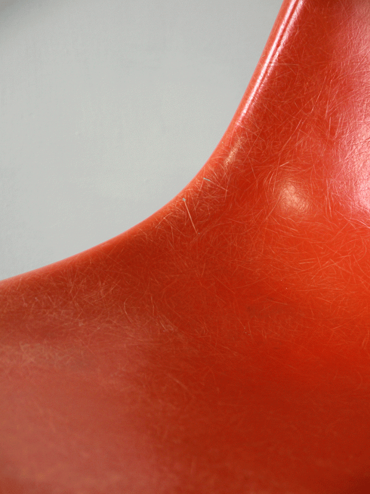 Charles and Ray Eames – Stacking Side Shell Chair