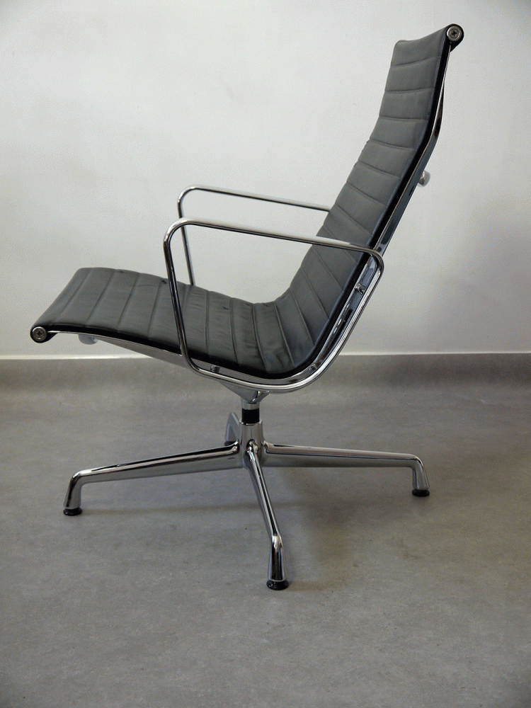 Charles and Ray Eames – EA115 Swivel Lounge Chair