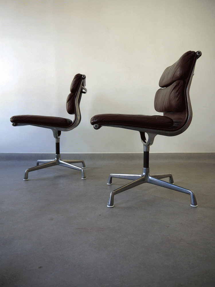 Herman Miller – Pair of Aluminum Group Soft Pad Chairs