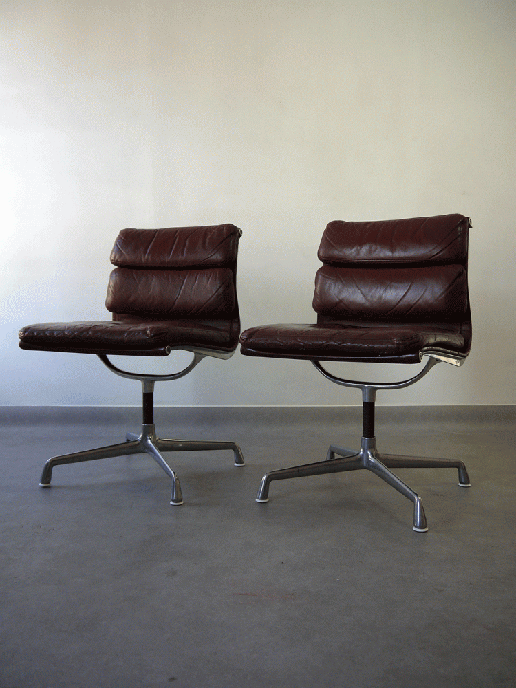 Herman Miller – Pair of Aluminum Group Soft Pad Chairs