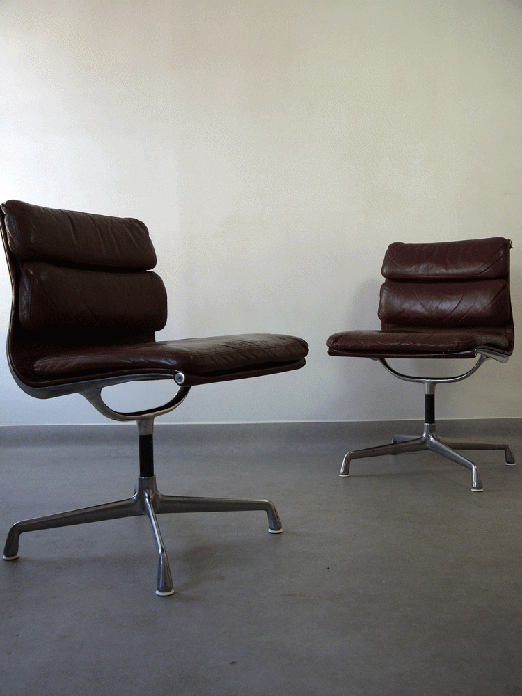 Herman Miller – Pair of Aluminum Group Soft Pad Chairs