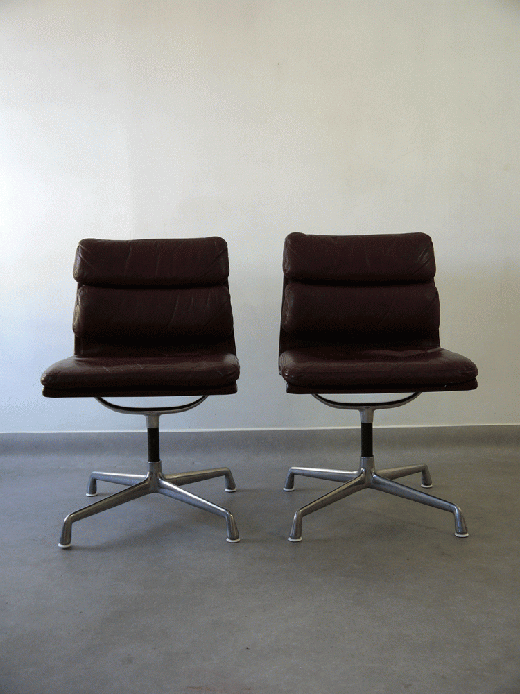 Herman Miller – Pair of Aluminum Group Soft Pad Chairs