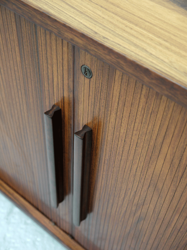 Drylund – Tambour Door Rosewood Cabinet
