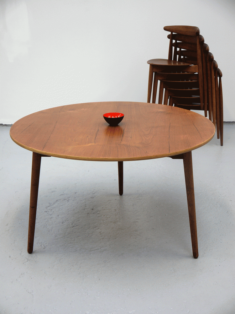 Hans Wegner – Heart Dining Table and Chairs